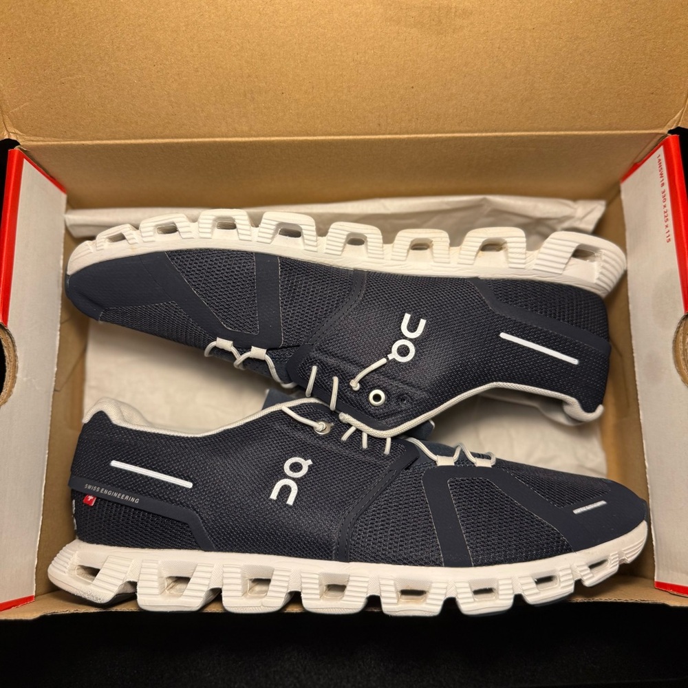(Men's 11) On Cloud 5 Navy/White Running shoes